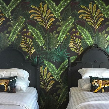 Wiw Mini Hotel Бангкок Экстерьер фото